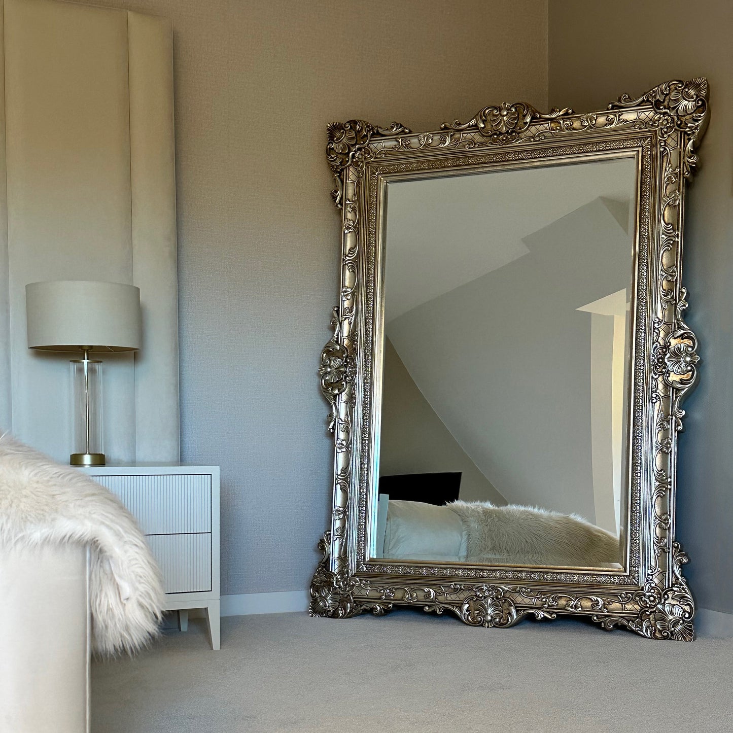 Ella Grande - Miroir sur Pied Orné Champagne 190cm x 140cm