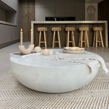 Enzo - Grande table basse ronde minimaliste en béton