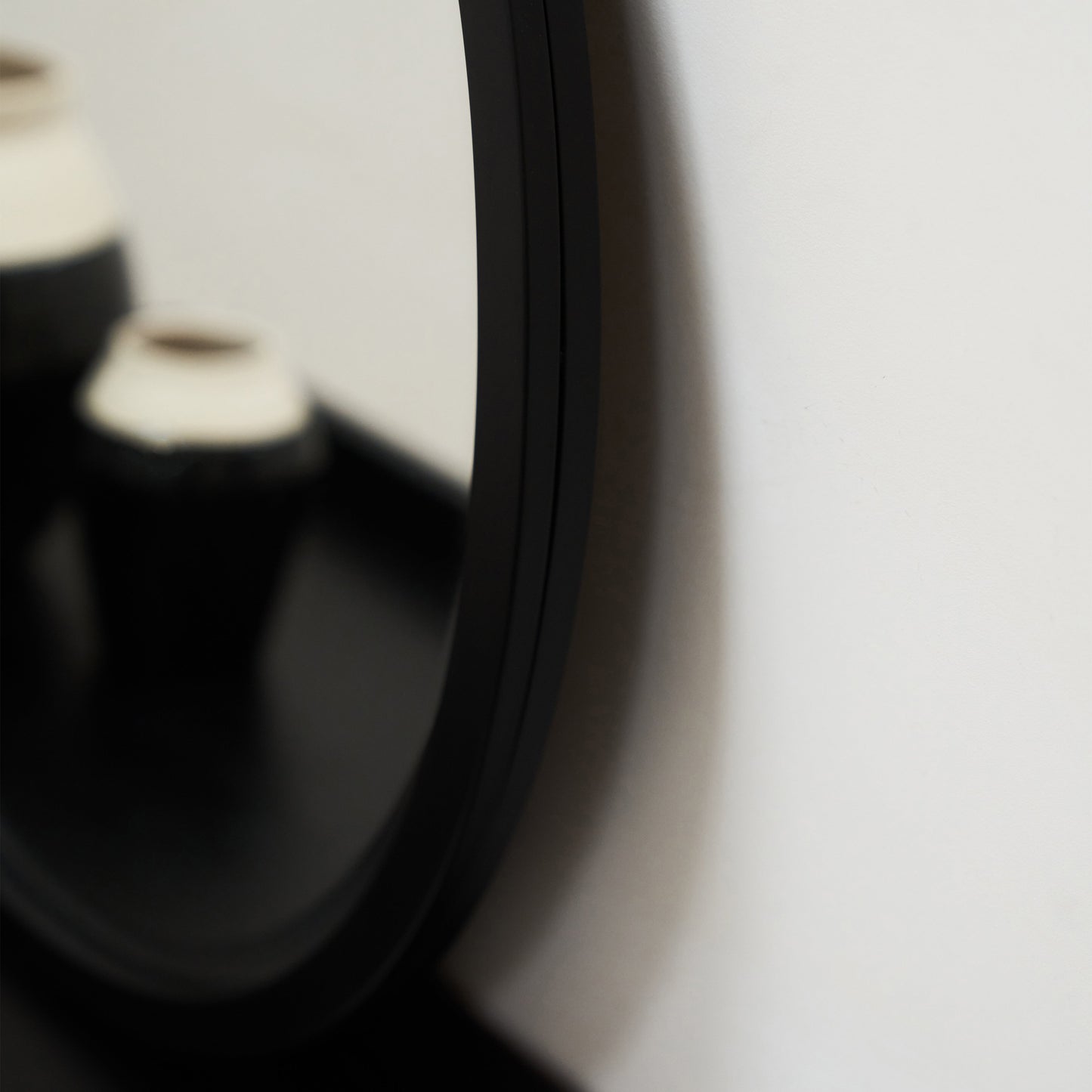 Higgins - Miroir Mural Rond Moderne en Métal Noir 60cm x 60cm