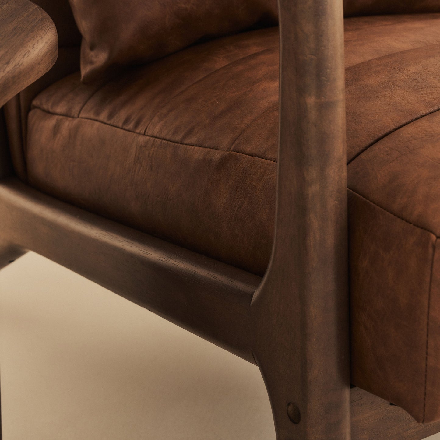 Hudson - Fauteuil avec Accents en Cuir Windsor Tan Marron et Bois Foncé
