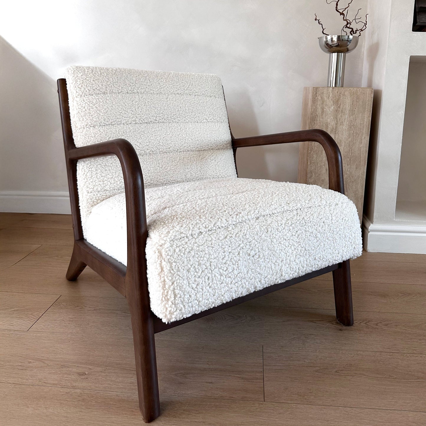 Hudson - Fauteuil d'Appoint en Bouclé Ivoire et Bois Foncé