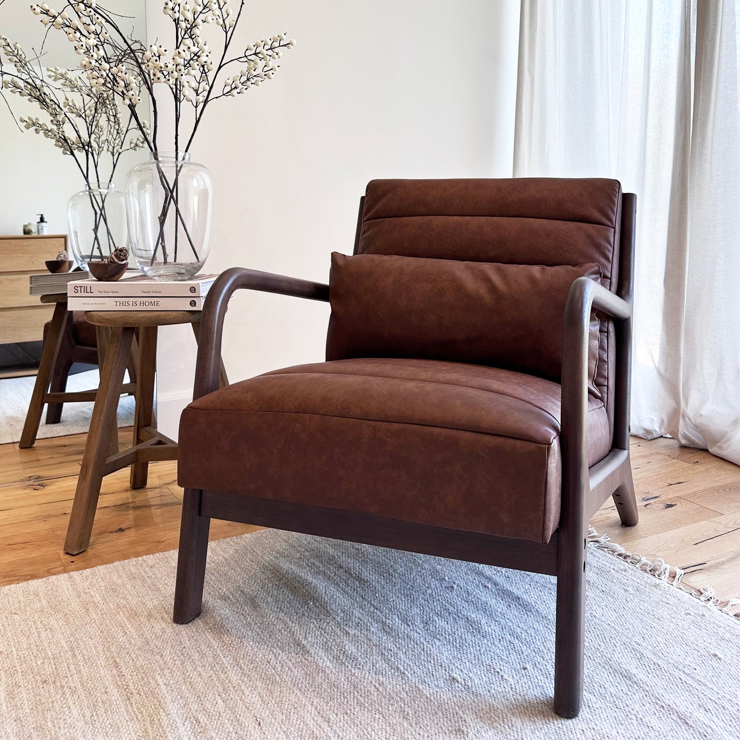 Hudson - Fauteuil avec Accents en Cuir Windsor Tan Marron et Bois Foncé