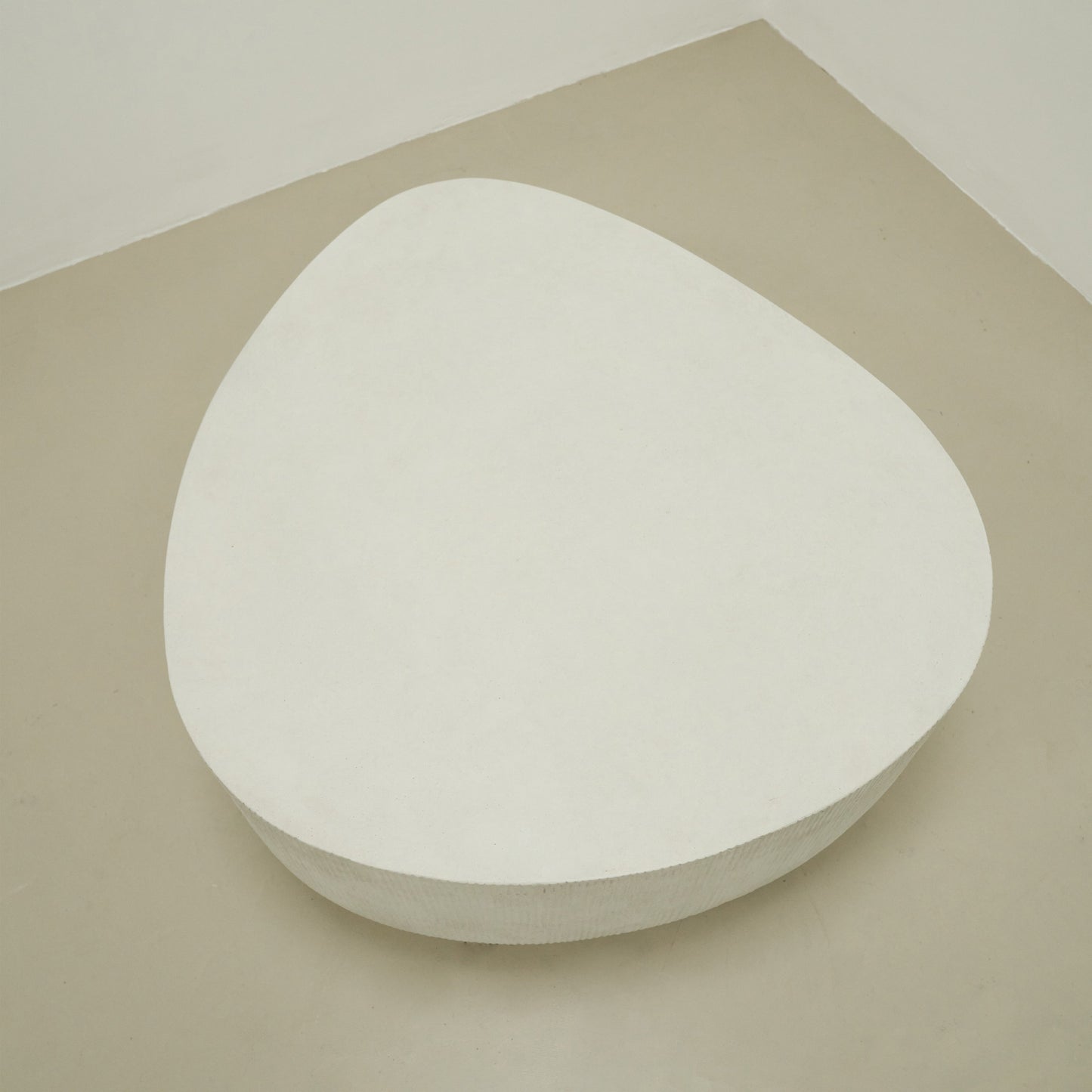 Leonardo - Table basse minimaliste en béton forme irrégulière grande