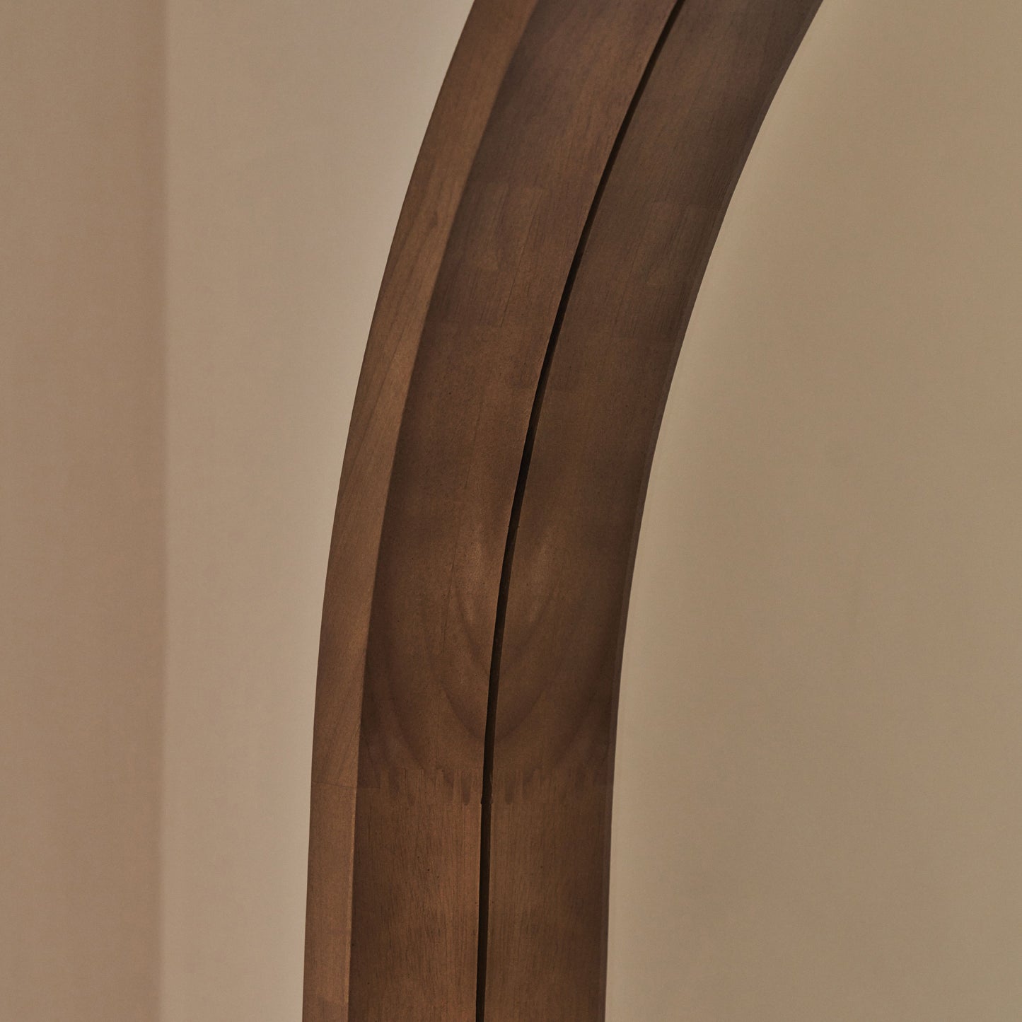 Lilia - Miroir en bois chaud plein pied arche 170cm x 80cm