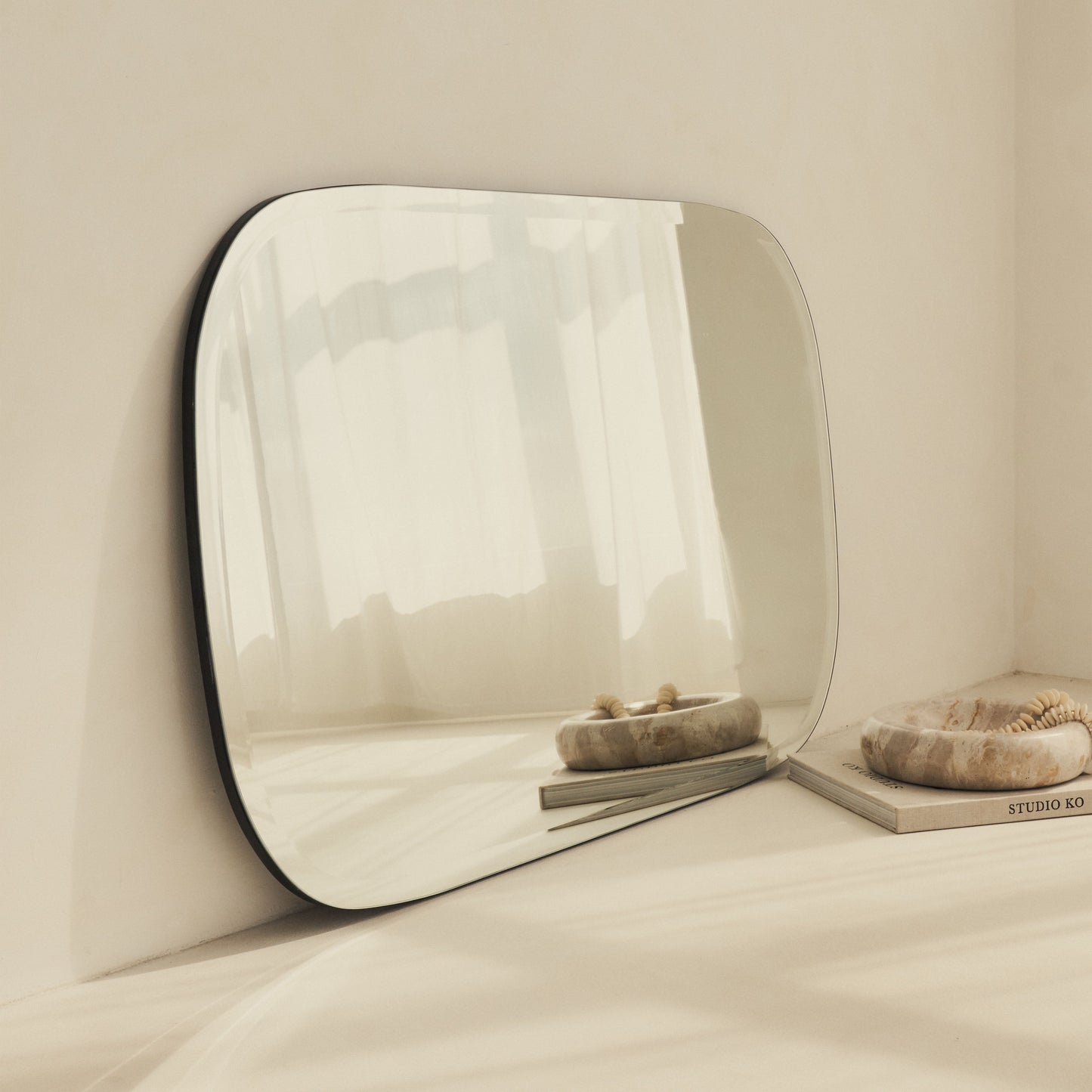 Vienne - Grand Miroir Biseauté Sans Cadre Courbé 100cm x 65cm