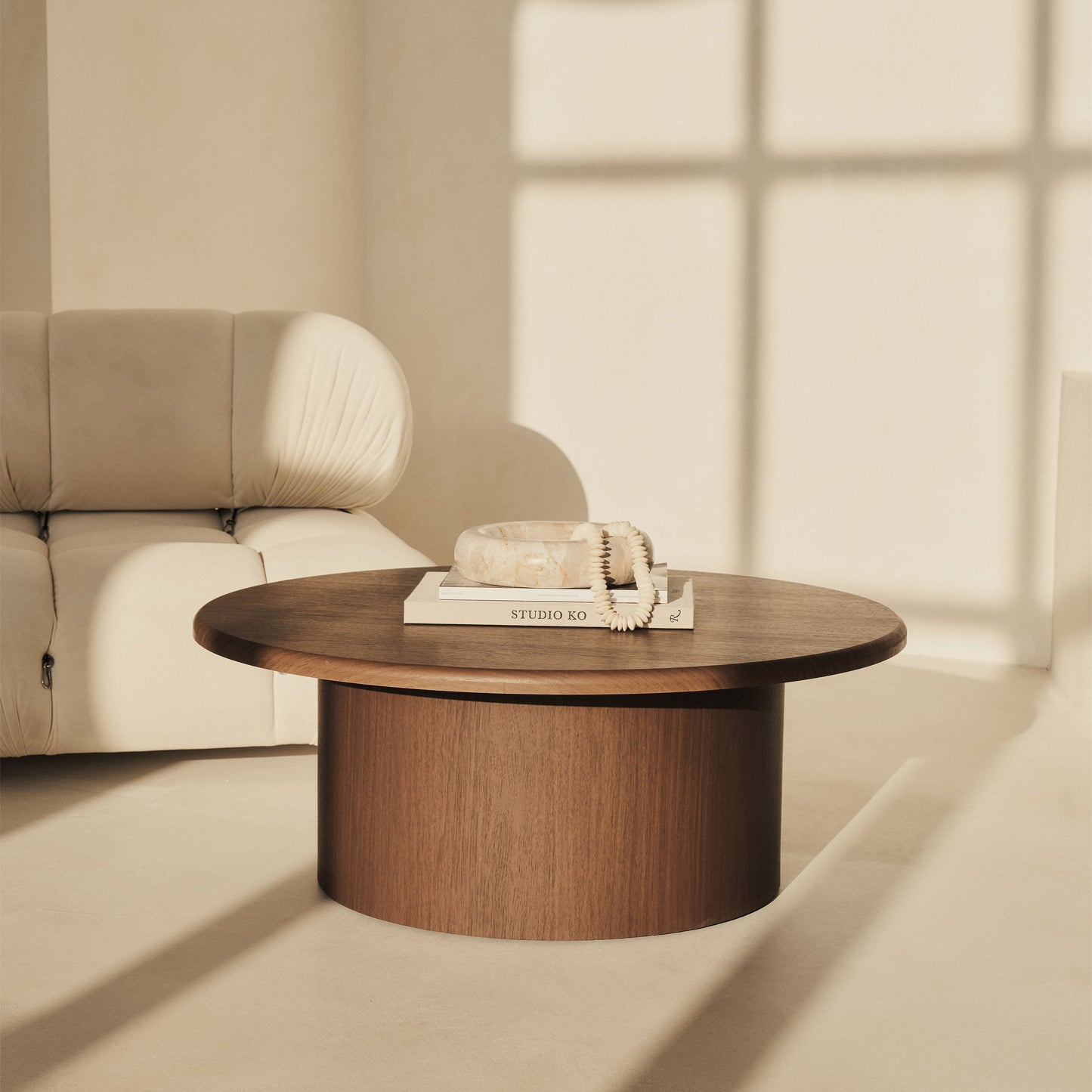Madison - Grande table basse ronde en bois foncé