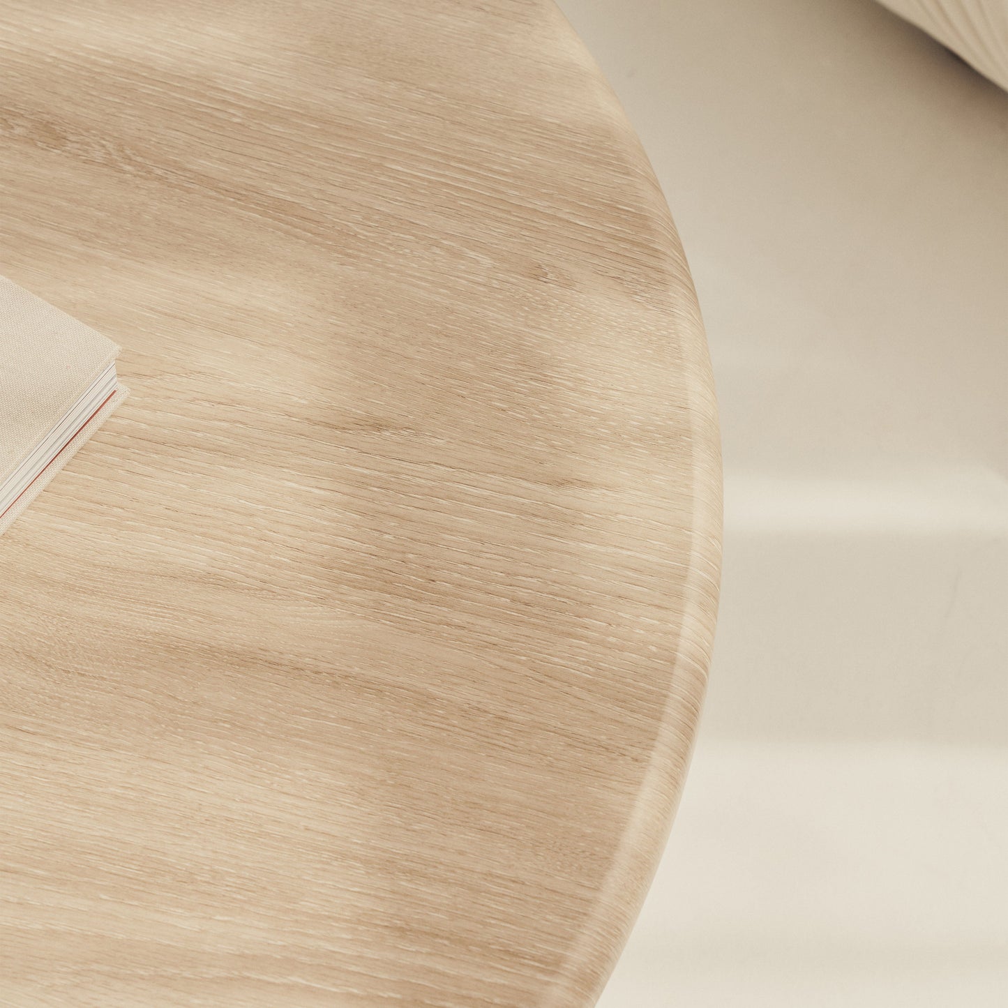 Madison - Grande Table Basse Ronde en Bois Lavé