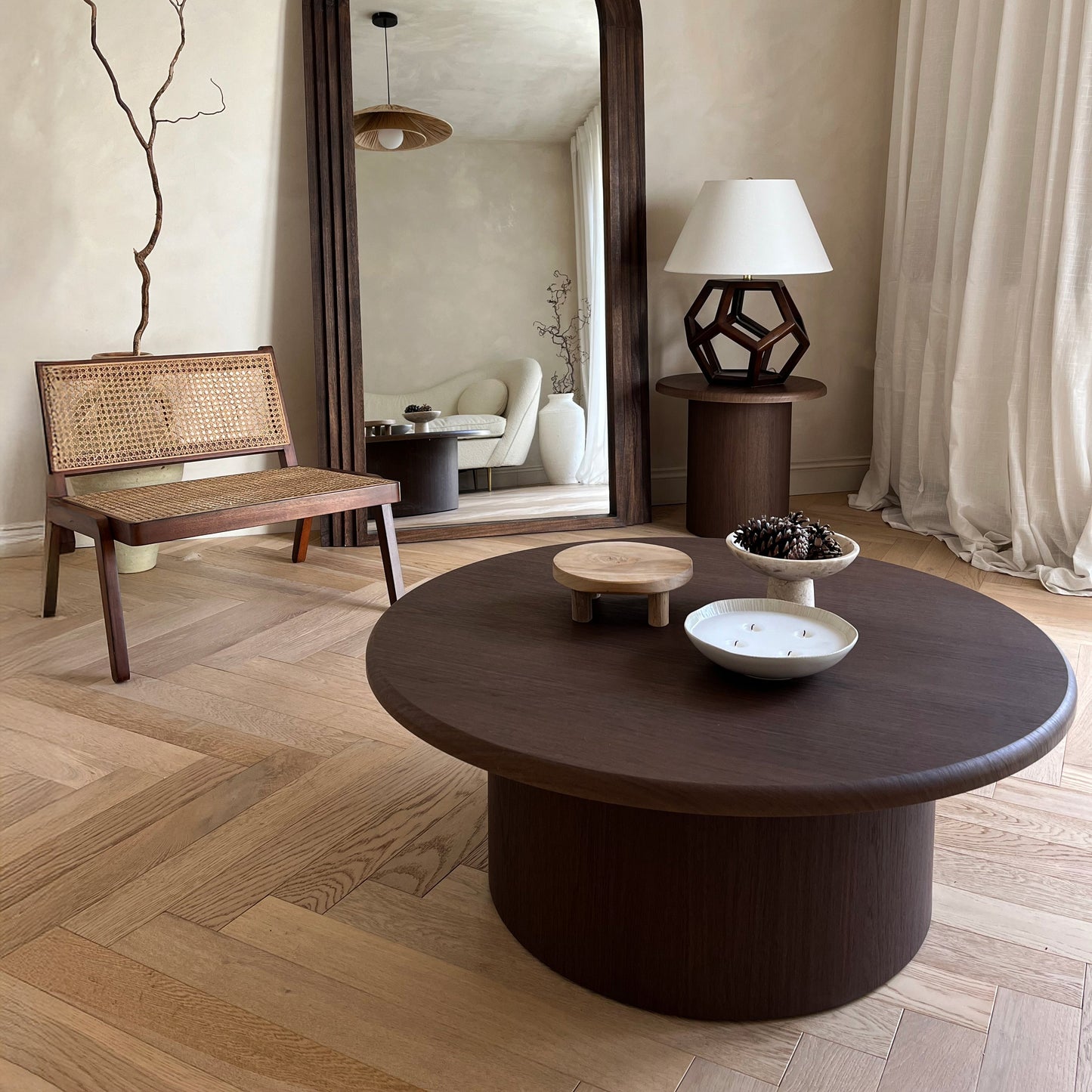 Madison - Grande table basse ronde en bois foncé