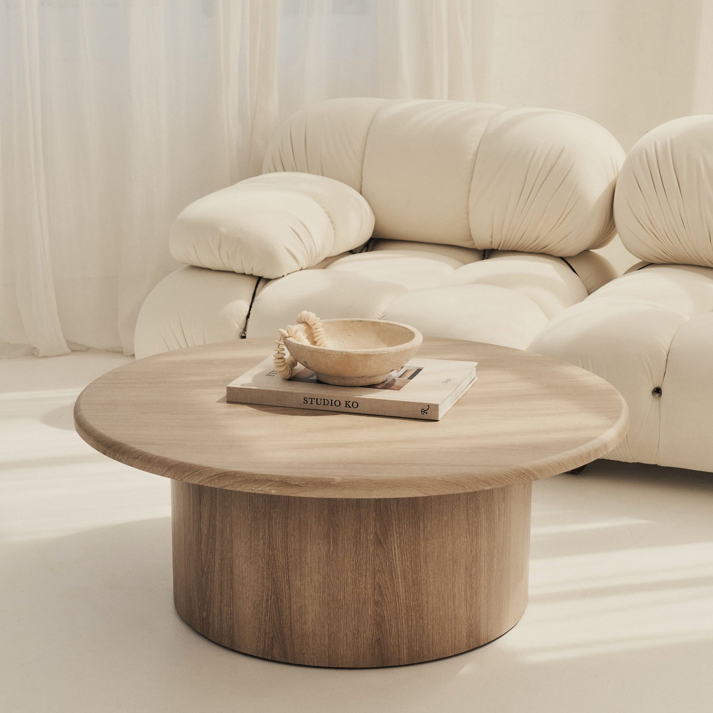 Madison - Grande Table Basse Ronde en Bois Lavé