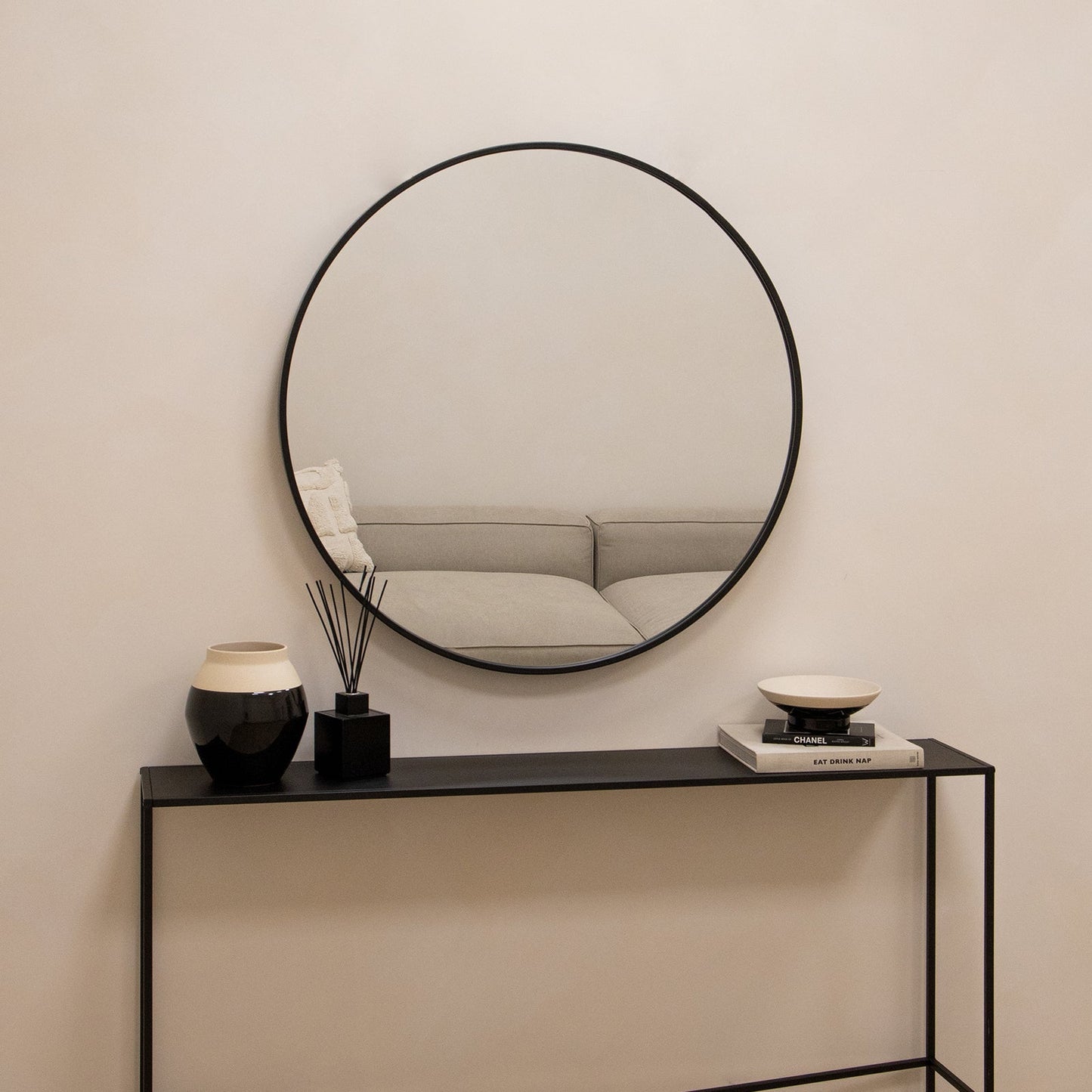 Metro - Grand miroir mural rond en métal noir 90cm x 90cm