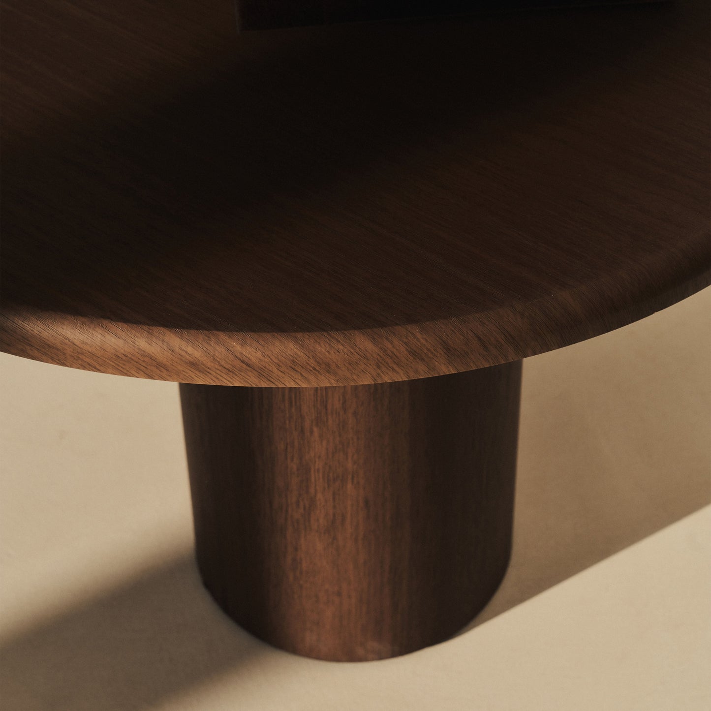 Savanna - Grande table basse en bois foncé irrégulier
