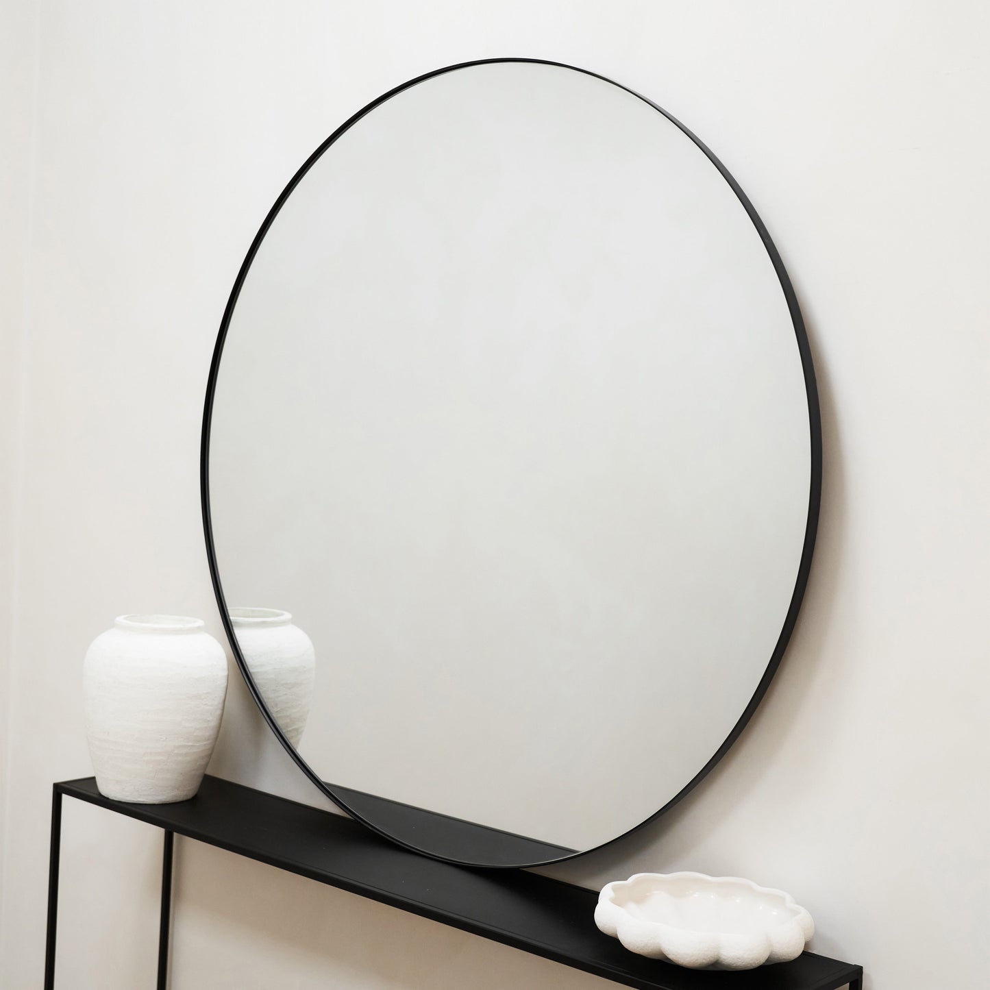 Theo - Grand miroir mural rond en métal noir 120cm x 120cm