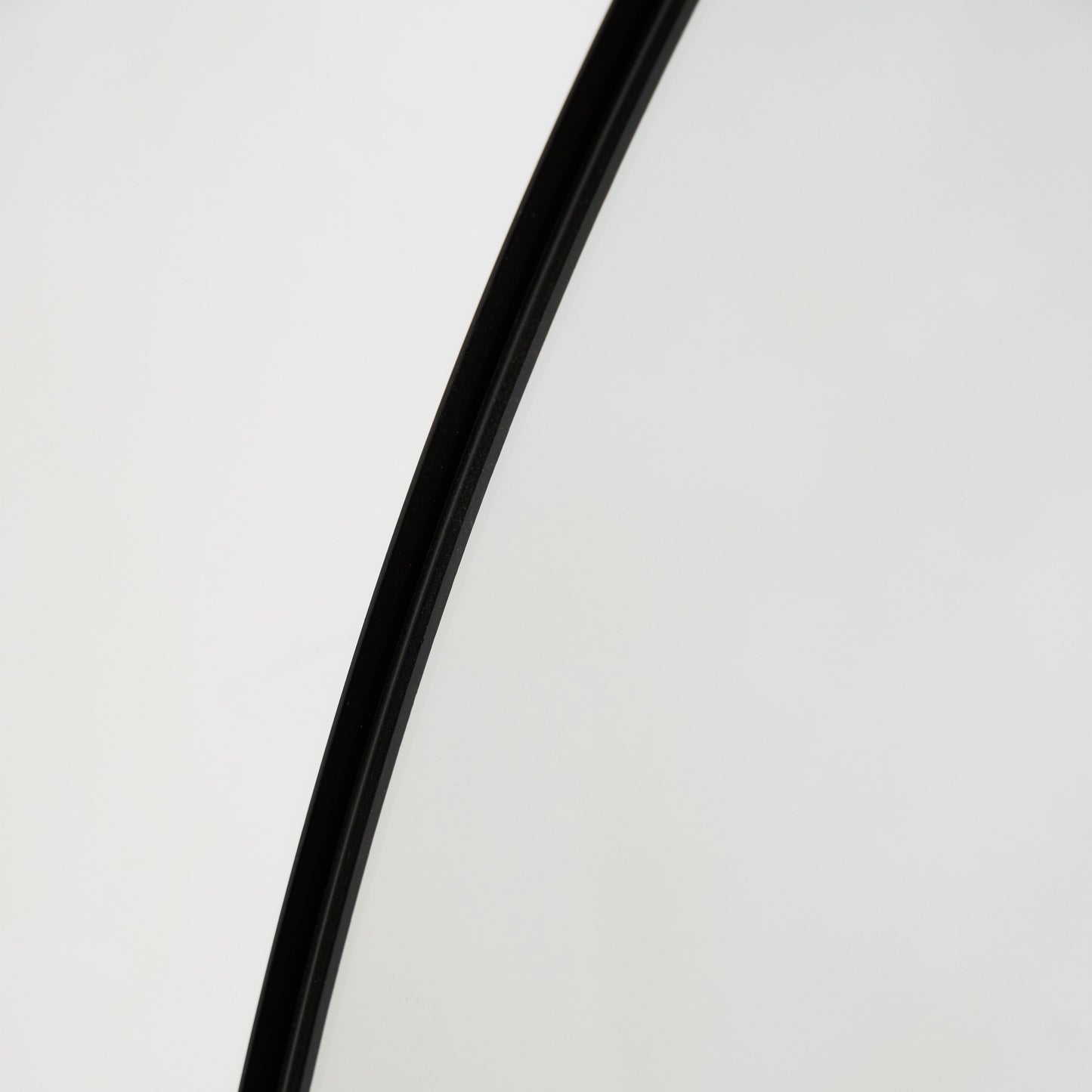 Theo - Grand miroir mural rond en métal noir 120cm x 120cm