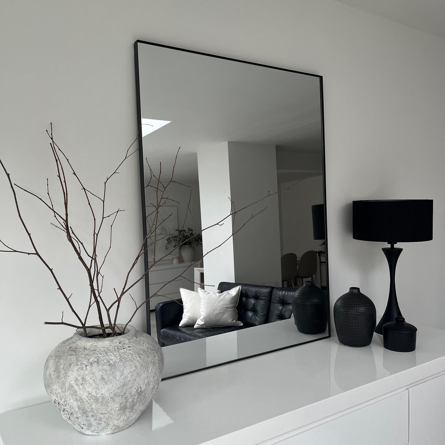 Theo - Grand miroir mural rectangulaire en métal noir 120cm x 90cm
