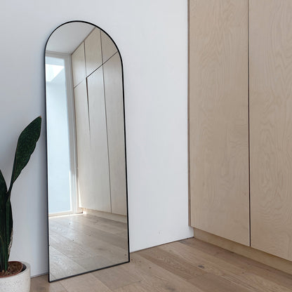 Theo - Miroir Métallique Noir Arqué Grand Pleine Longueur 160cm x 50cm