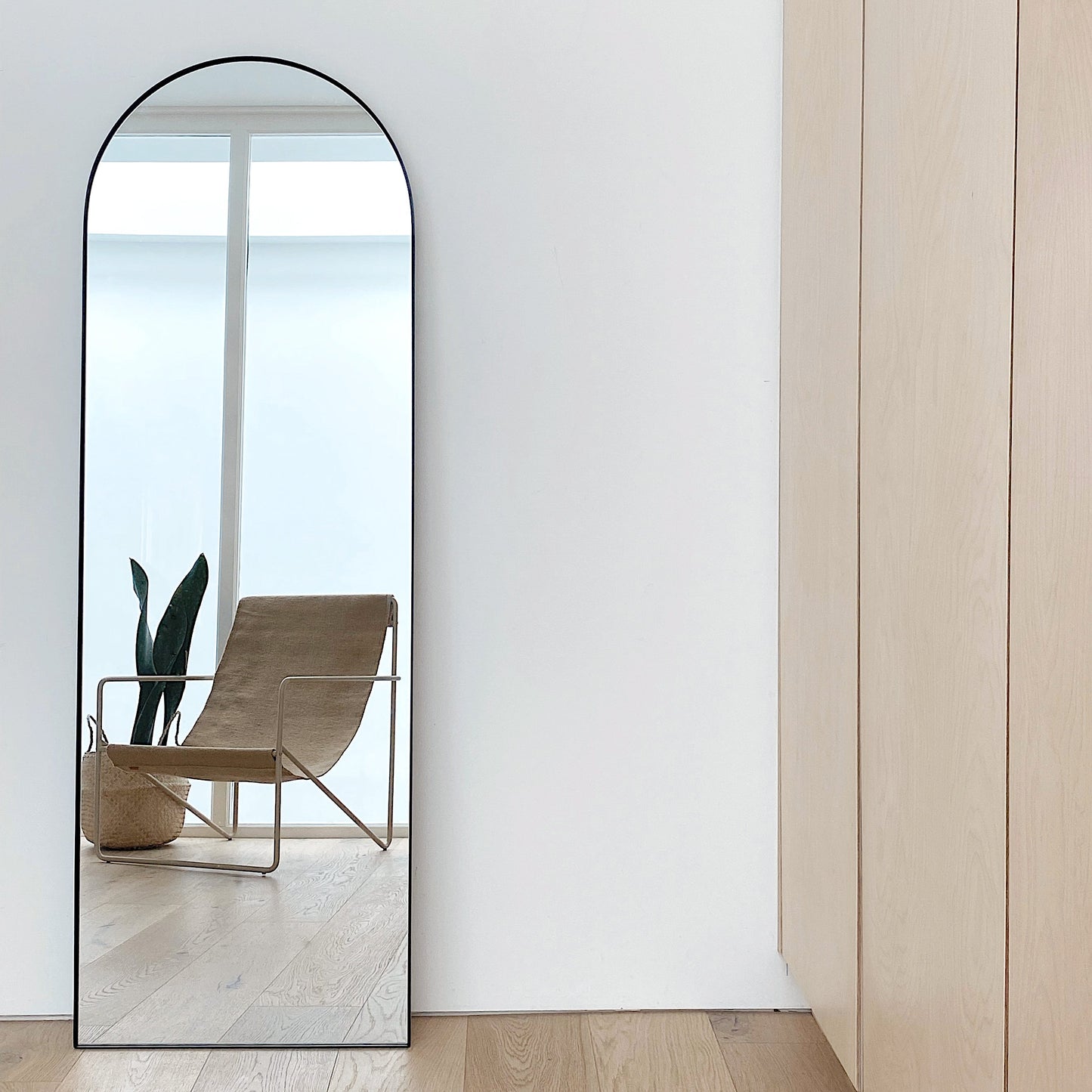 Theo - Miroir Métallique Noir Arqué Grand Pleine Longueur 160cm x 50cm