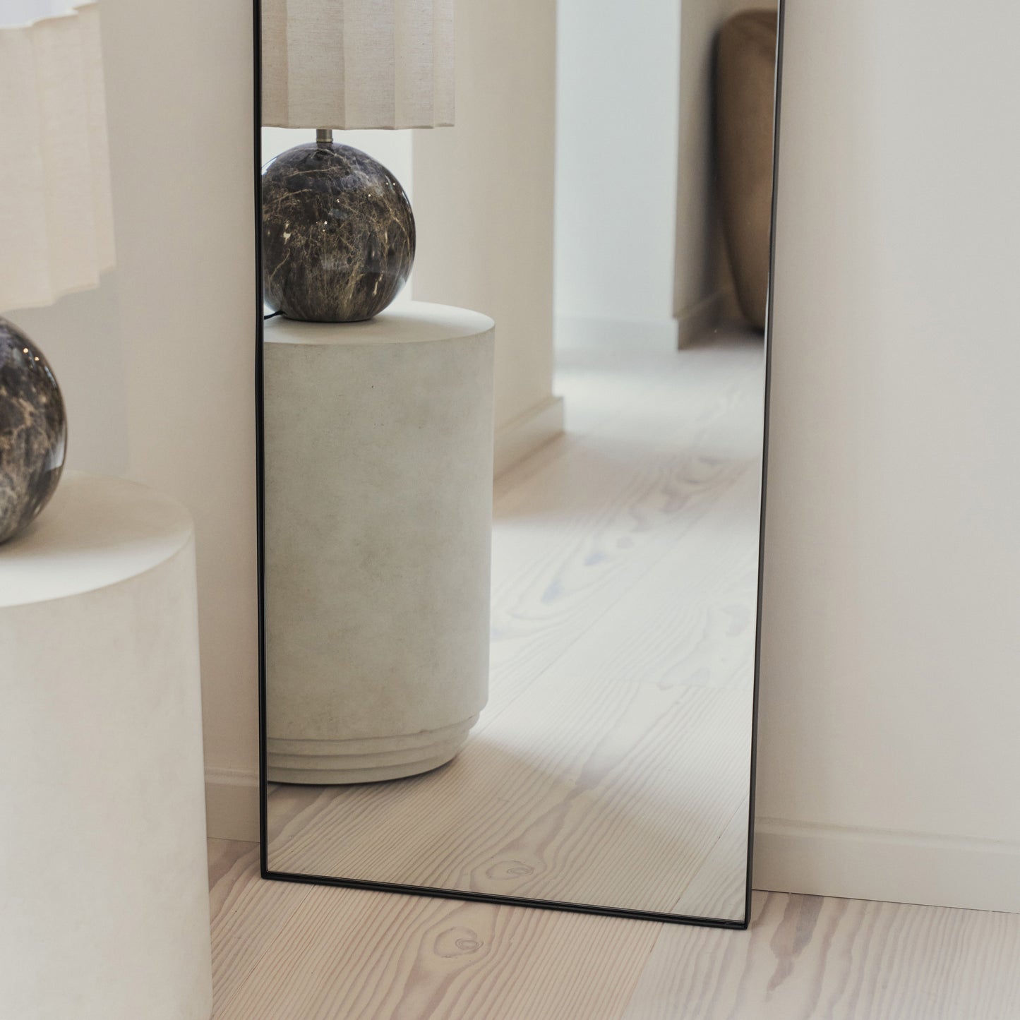 Theo - Miroir Métallique Noir Arqué Grand Pleine Longueur 160cm x 50cm