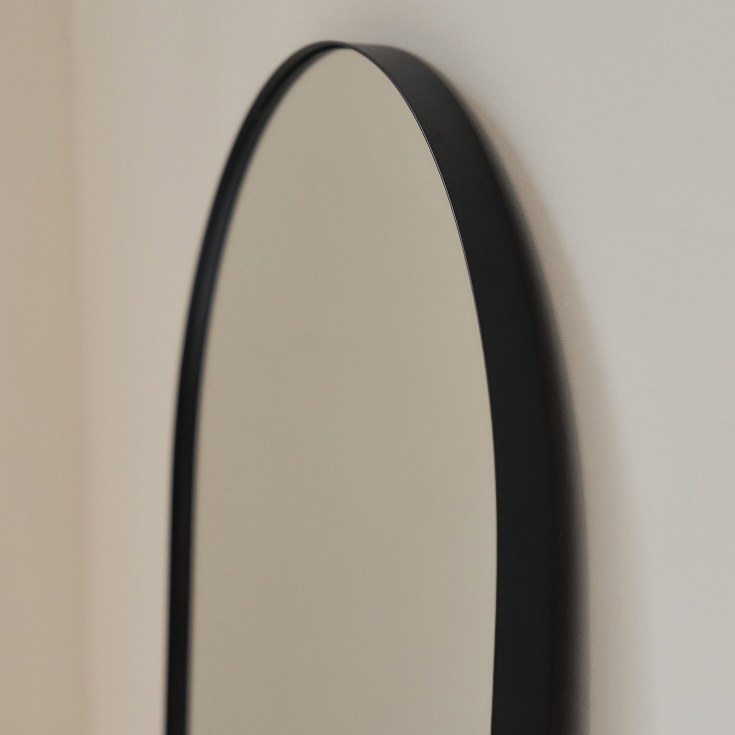Theo - Miroir Métallique Noir Arqué Grand Pleine Longueur 160cm x 50cm