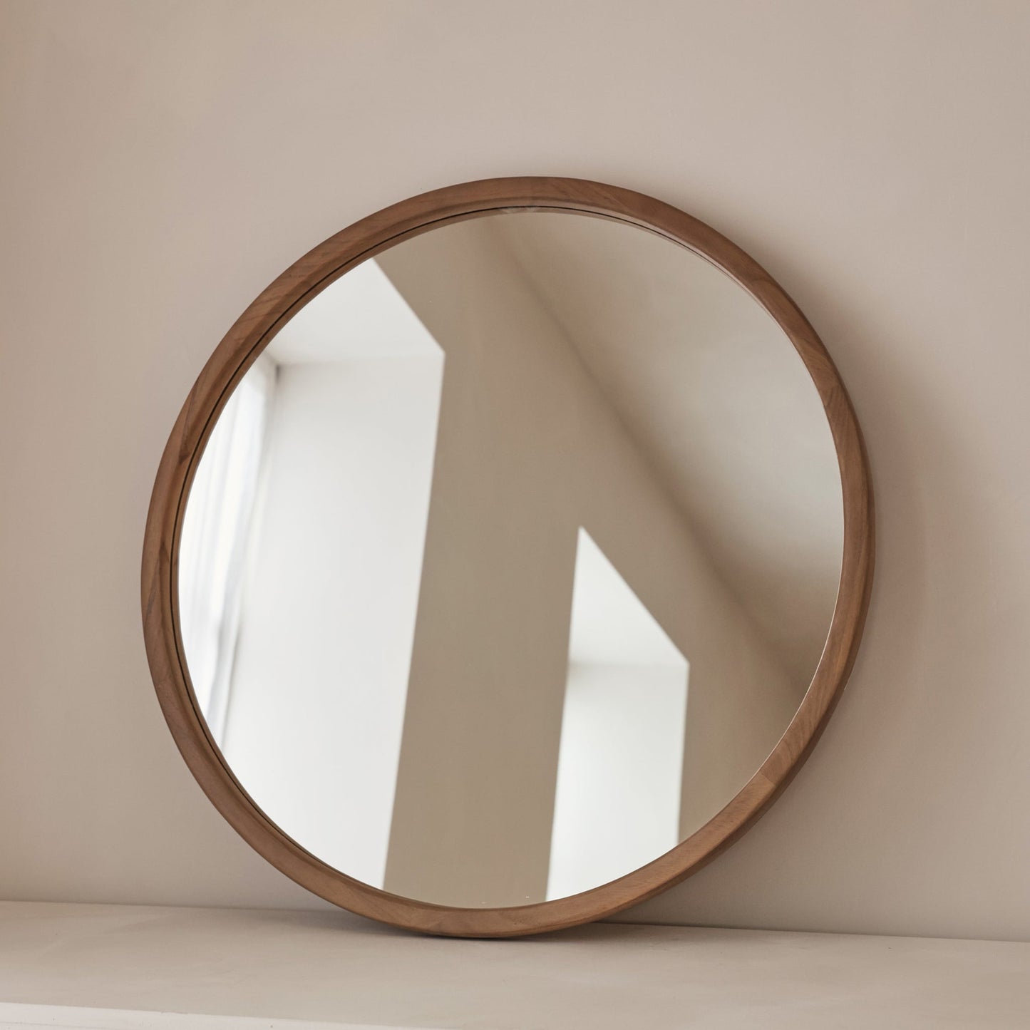 Arden - Miroir mural rond en bois chaleureux 70cm x 70cm