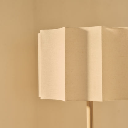 Esme - Lampadaire Beige à Abat-jour Gloss en Coquille Inversée