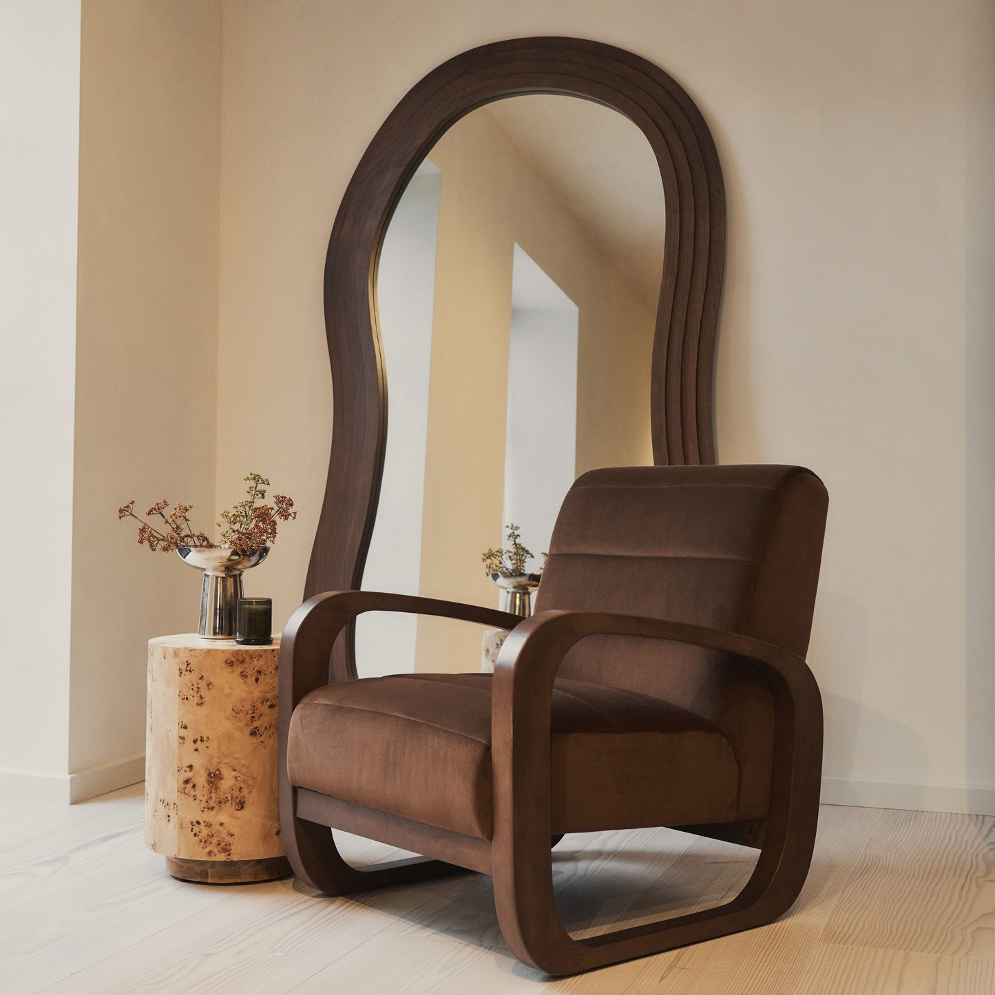 Dalton - Fauteuil d'Appoint en Velours Marron et Bois Foncé