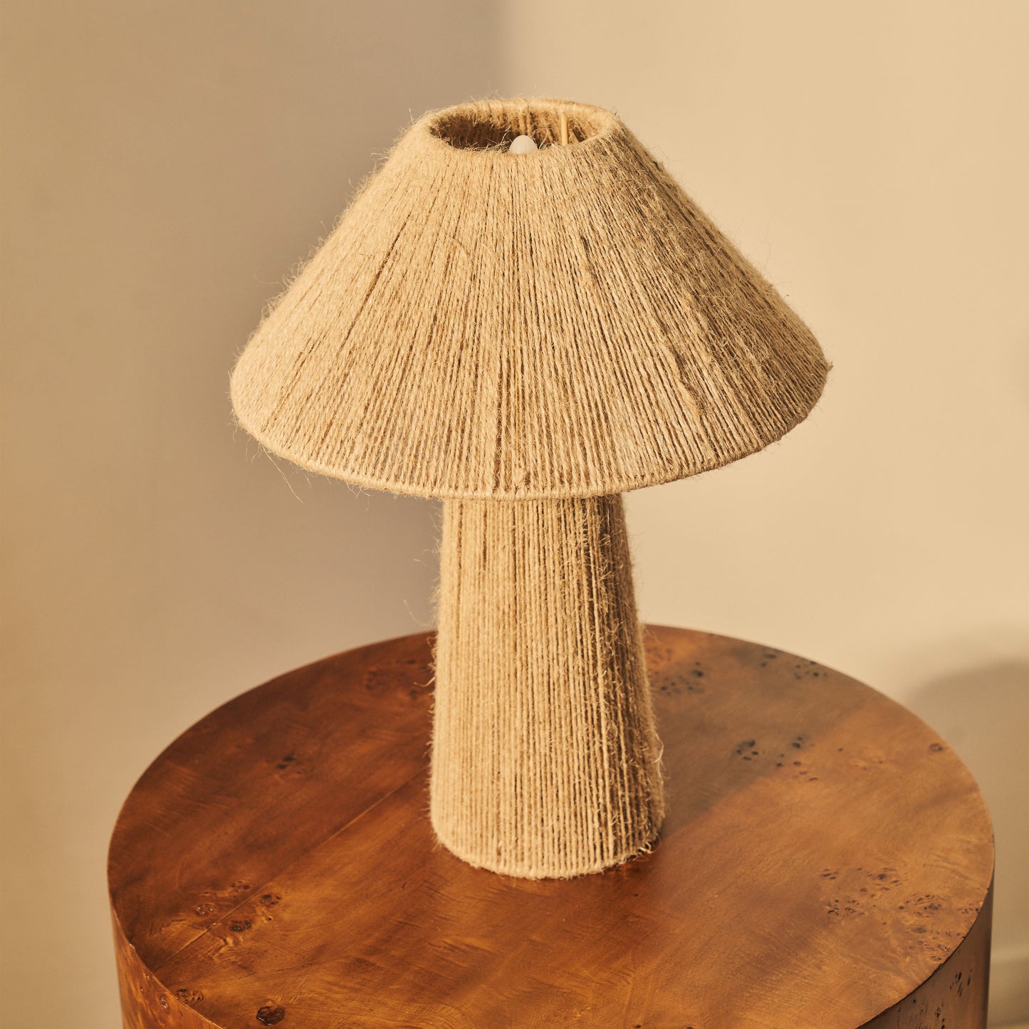 Erba - Lampe de table à abat-jour en jute Coolie