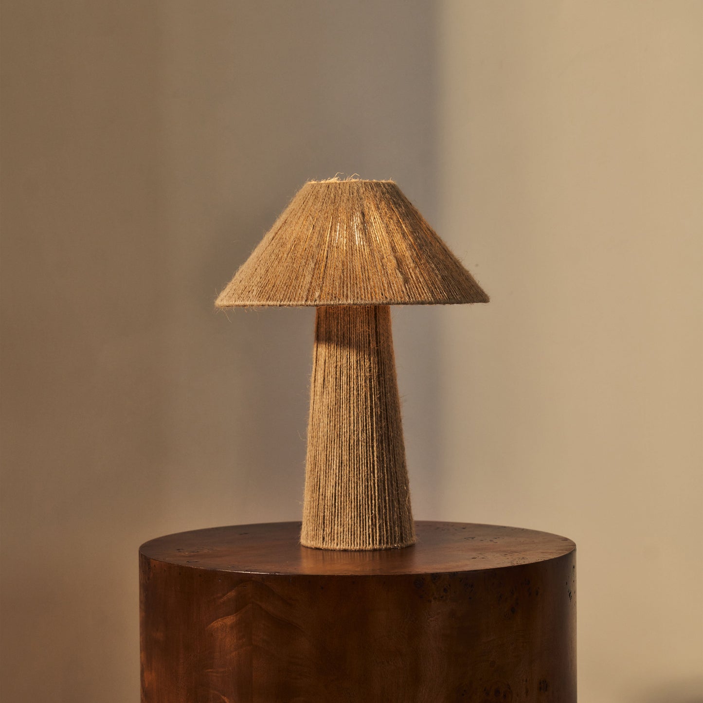 Erba - Lampe de table à abat-jour en jute Coolie