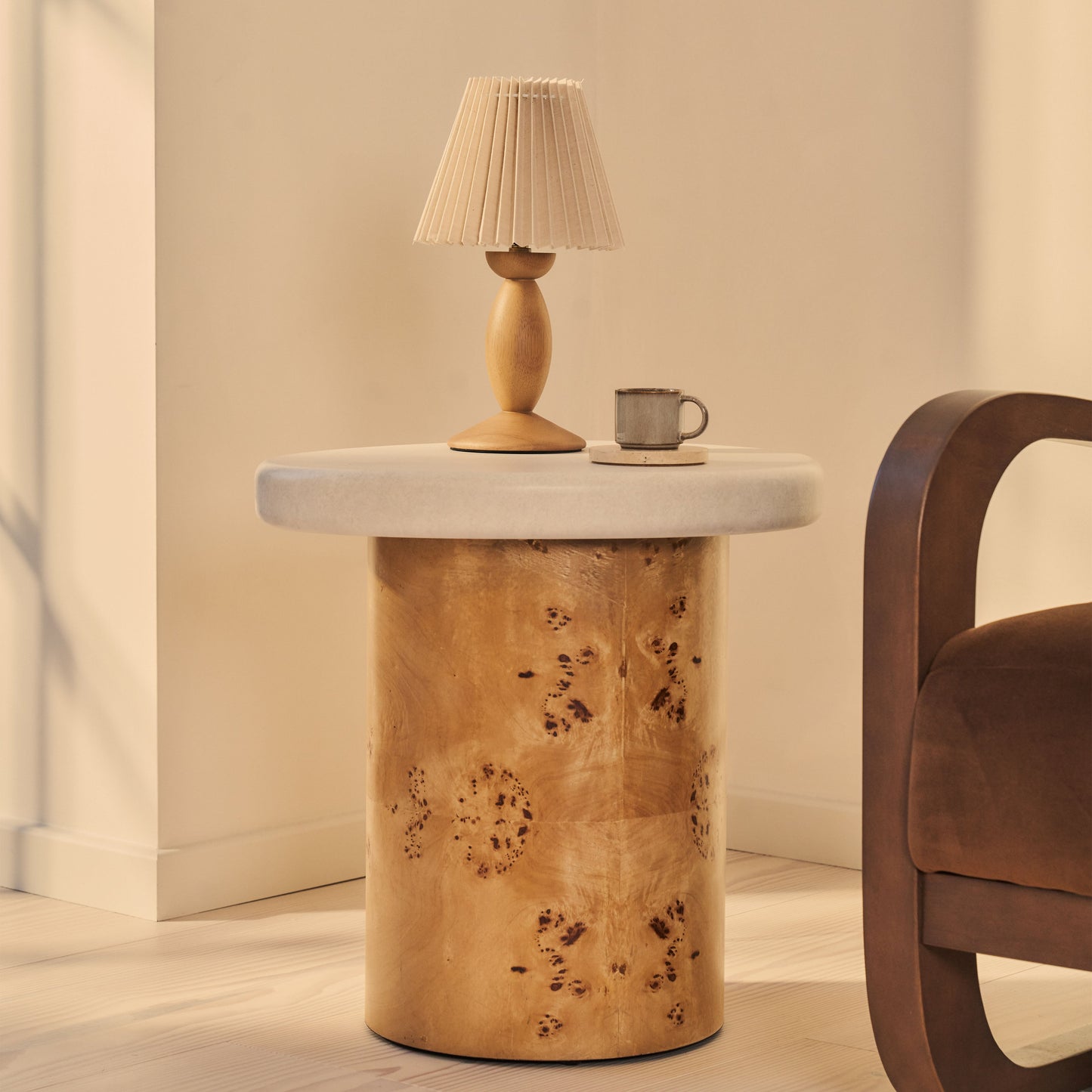 Aegean - Table d'Appoint Irrégulière en Bois Naturel Burl et Béton