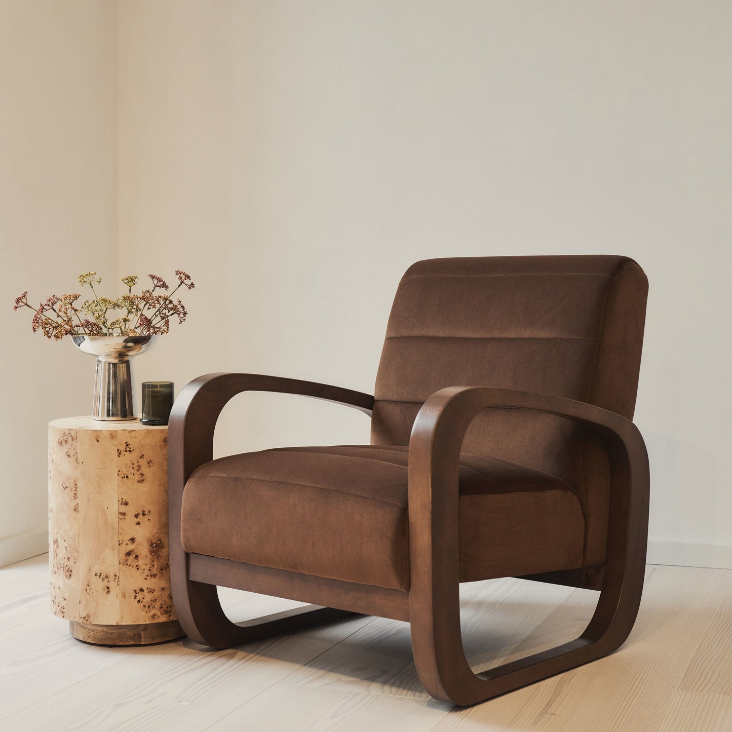Dalton - Fauteuil d'Appoint en Velours Marron et Bois Foncé