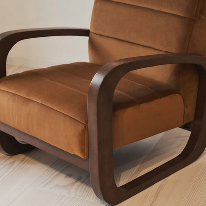 Dalton - Fauteuil d'appoint en velours caramel et bois foncé