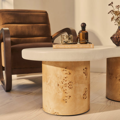 Aegean - Table basse irrégulière en bois de burl naturel et béton à 2 pieds
