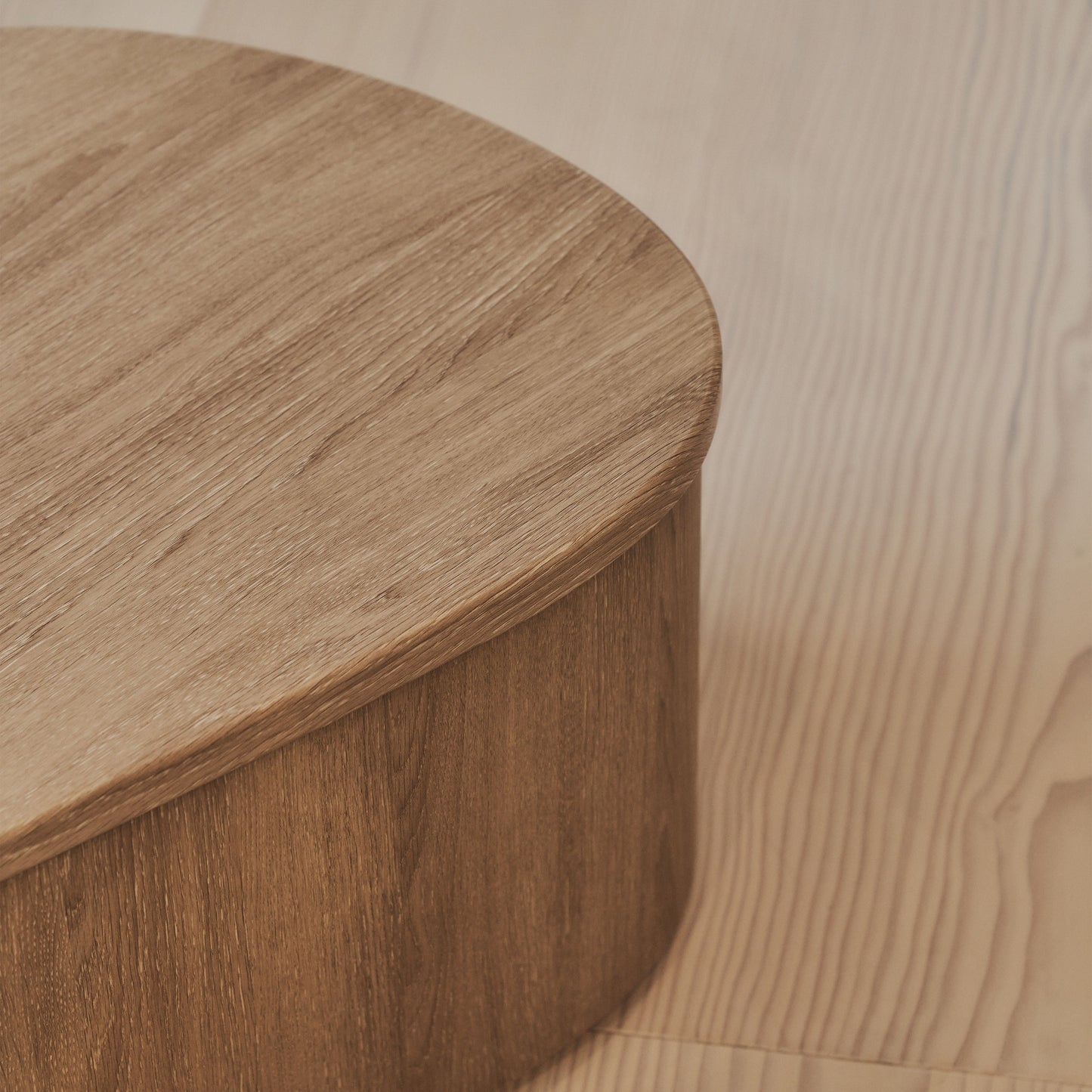 Arlo - Table basse extra large irrégulière en bois lavé