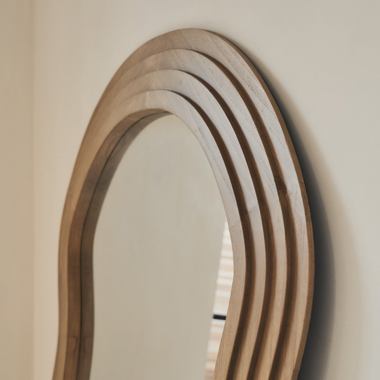 Luciana - Miroir Extra Large à Vagues Pleine Longueur Bois Chaud 180cm x 105cm