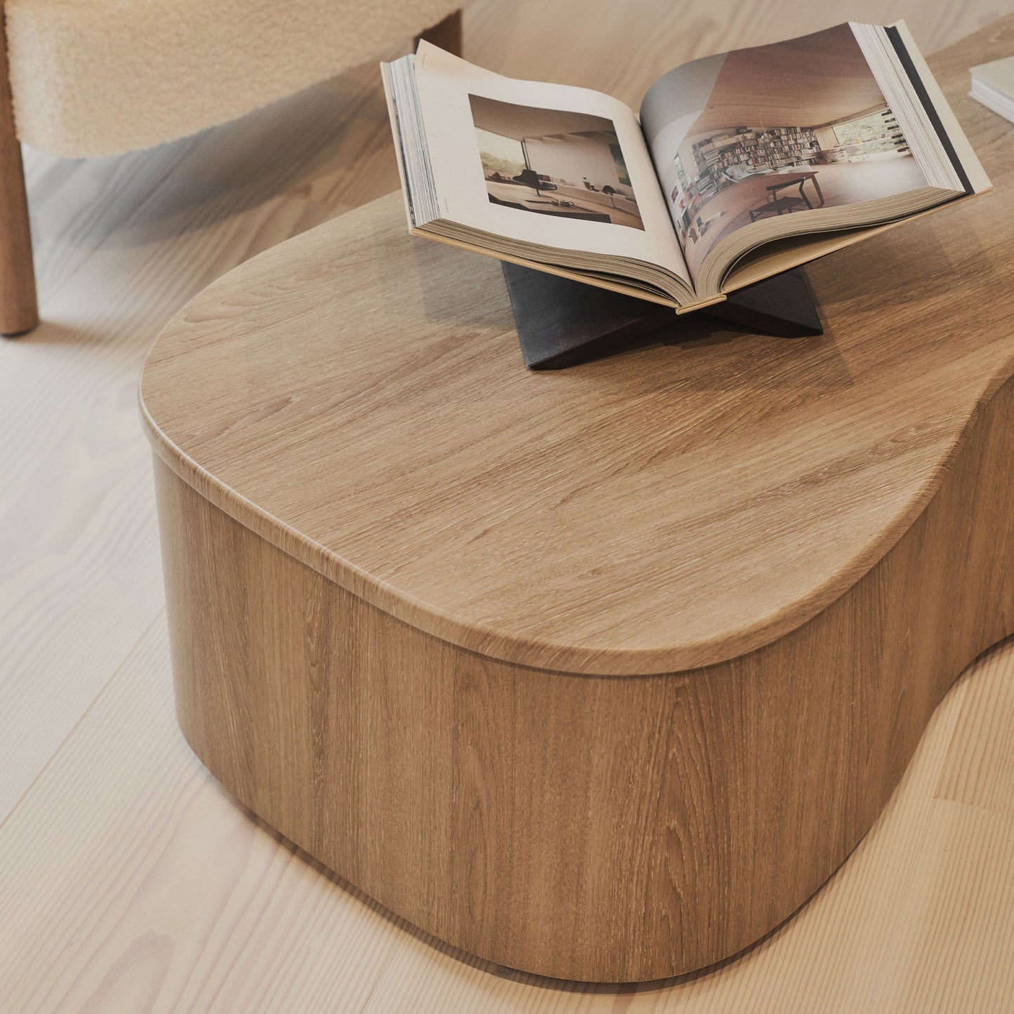 Arlo - Table basse extra large irrégulière en bois lavé