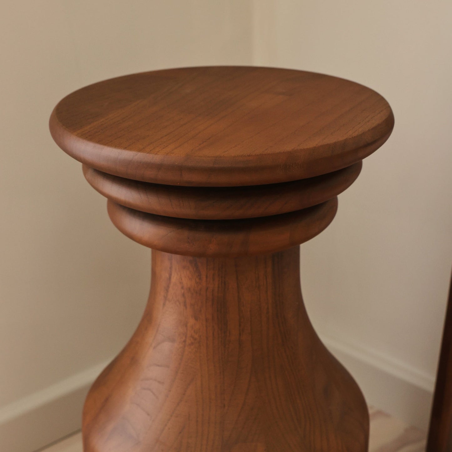 Oribi - Table d'appoint rétro en bois foncé