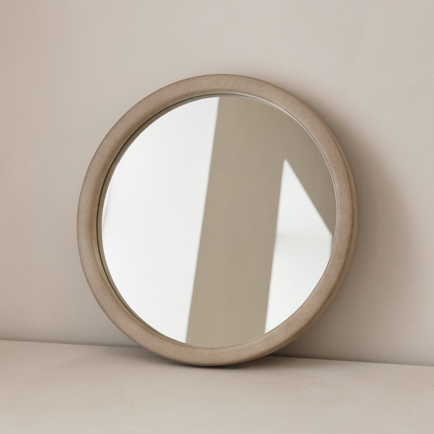 Arden - Miroir mural rond en béton et bois 40cm x 40cm