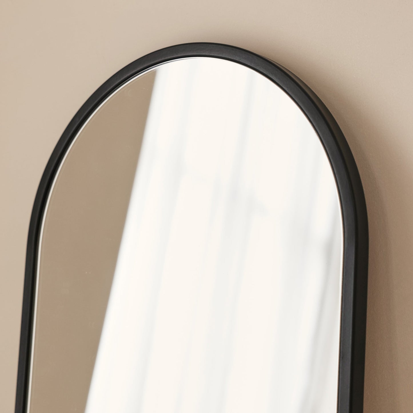 Liberty - Miroir Mural Métallique Noir Arqué 50cm x 30cm