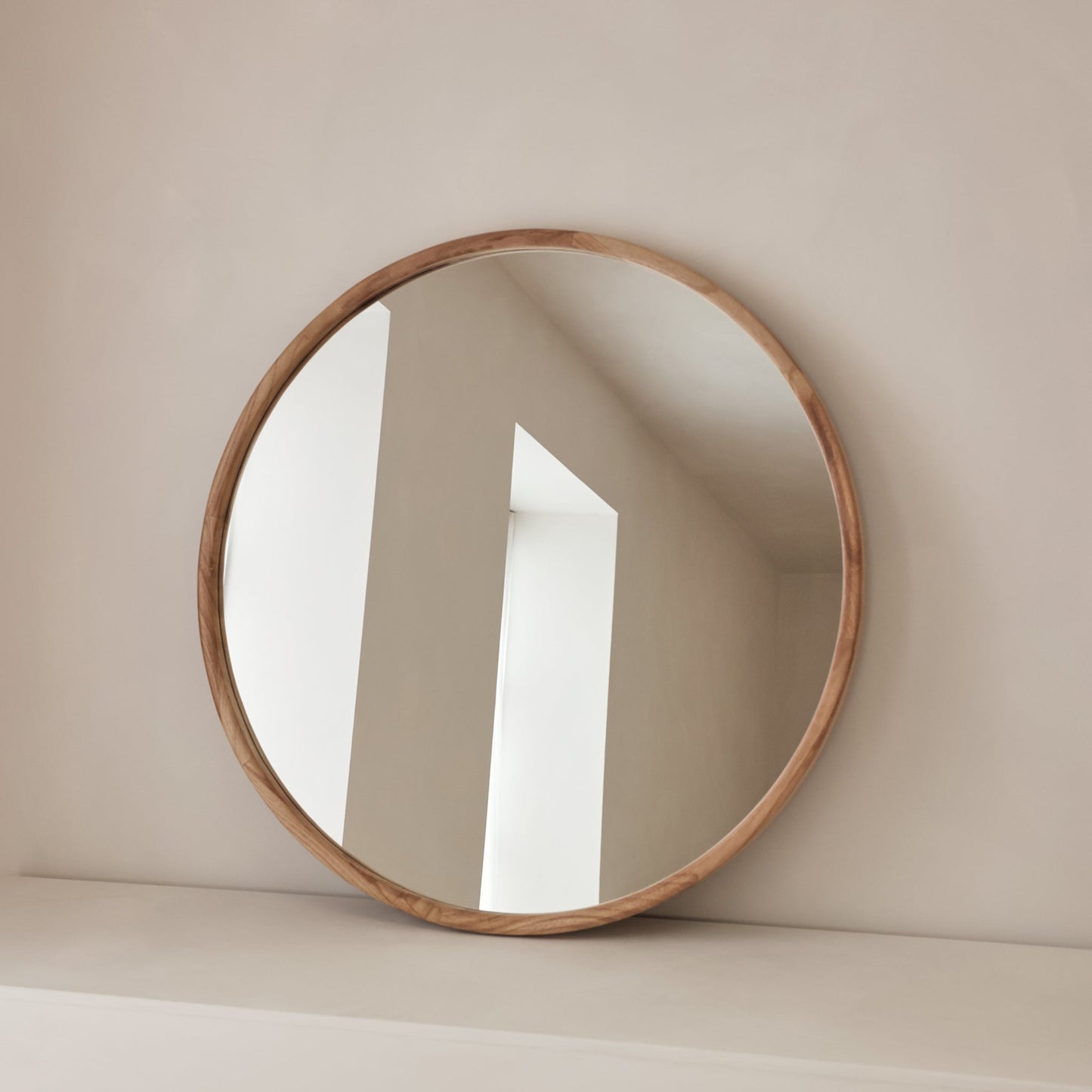 Arden - Grand miroir mural rond en bois clair 90cm x 90cm