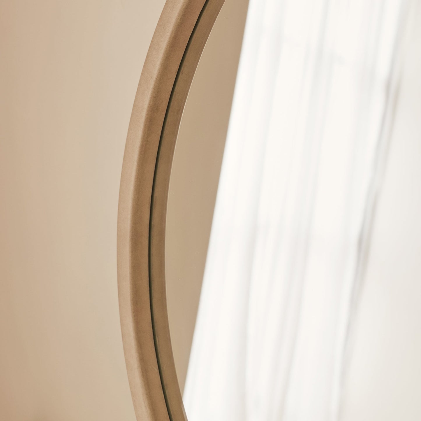 Arden - Miroir mural rond en bois et béton 70 cm x 70 cm