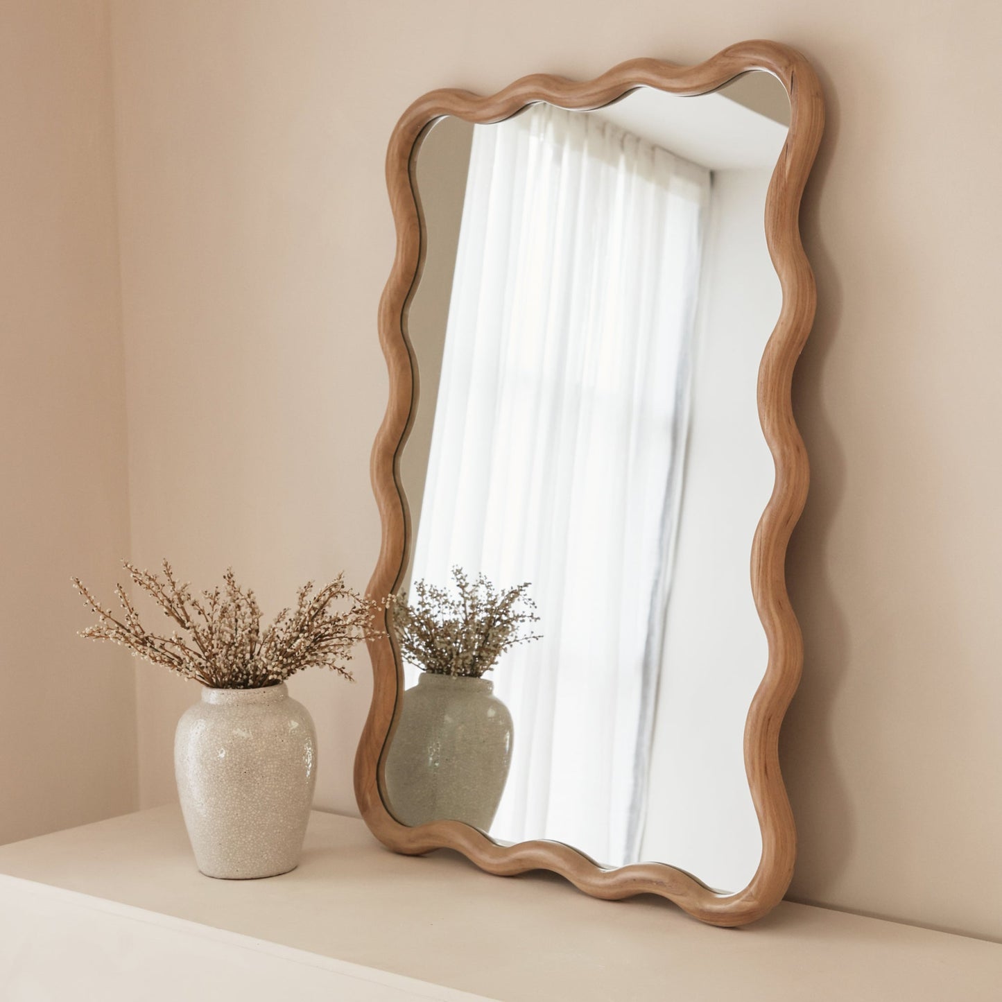Marea - Miroir mural rétro ondulé en bois clair 100cm x 70cm