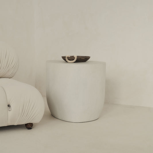 Leonardo - Table d'Appoint Minimaliste en Béton Forme Irrégulière