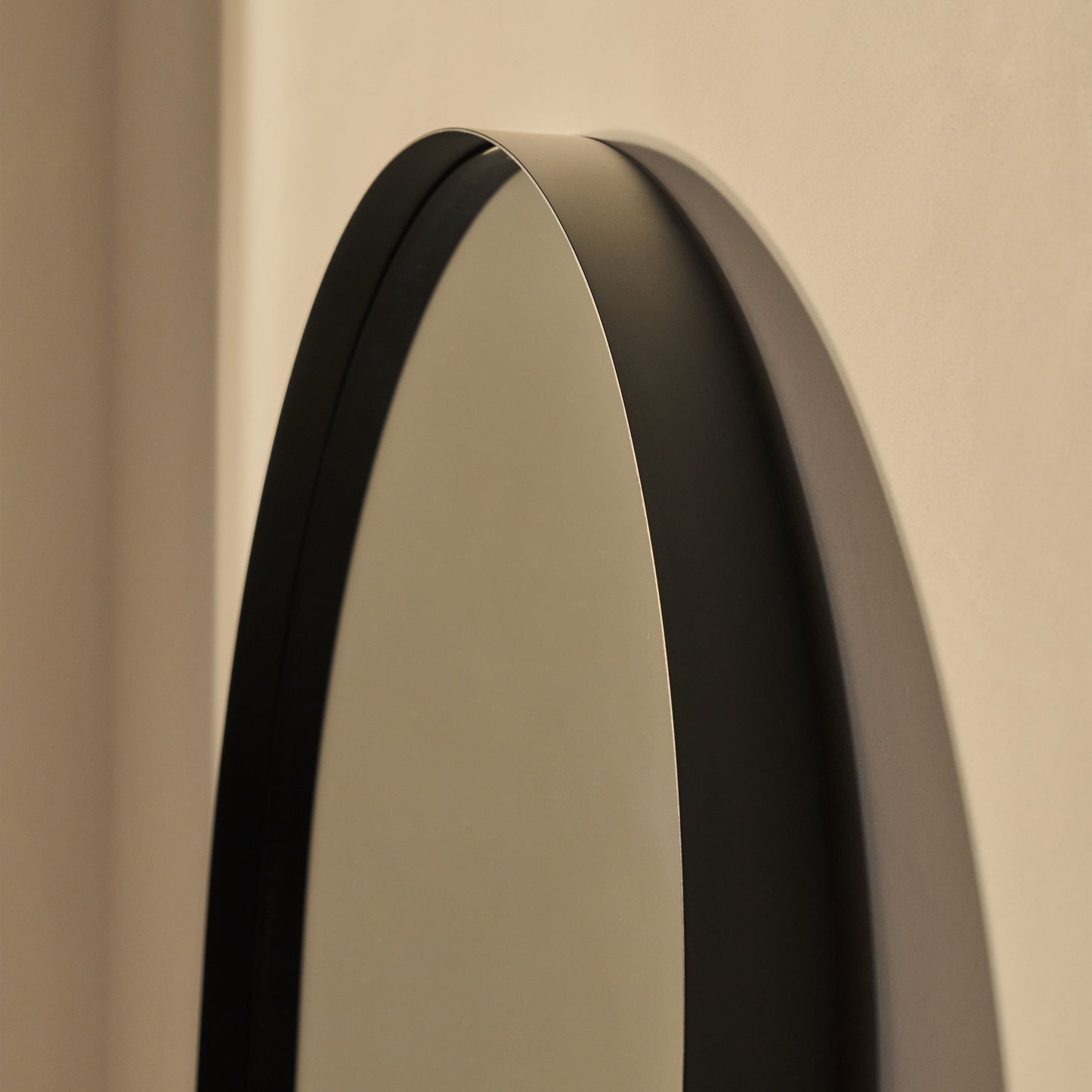 Arcus - Miroir Métallique Noir Grand Arqué Pleine Longueur 170cm x 80cm