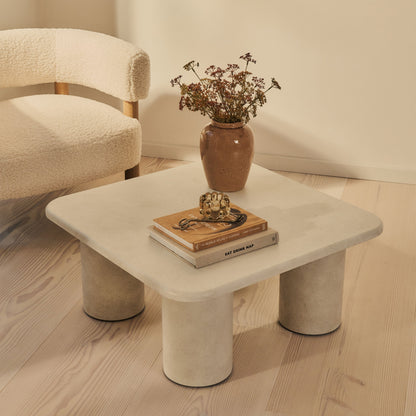 Alina - Grande table basse carrée en bois et béton