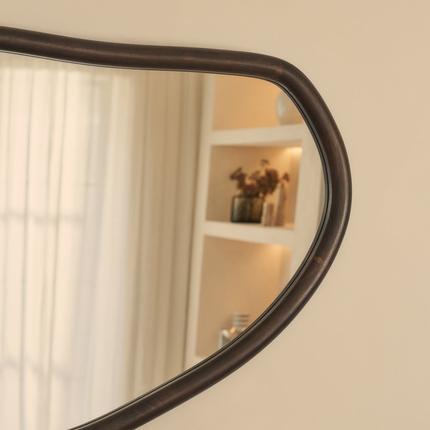 Aaliyah - Miroir mural irrégulier en bois foncé 150cm x 75cm