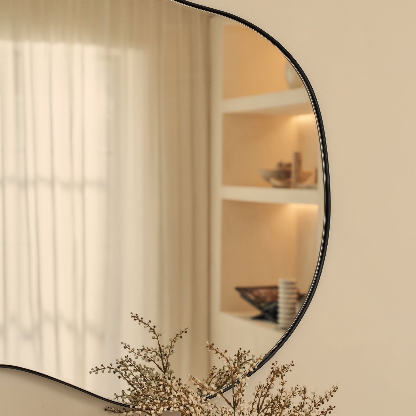 Ava - Miroir Noir en Forme d'Étang Irrégulier 100cm x 70cm