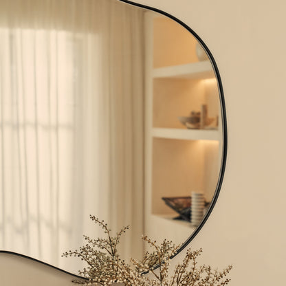 Ava - Miroir Noir en Forme d'Étang Irrégulier 100cm x 70cm