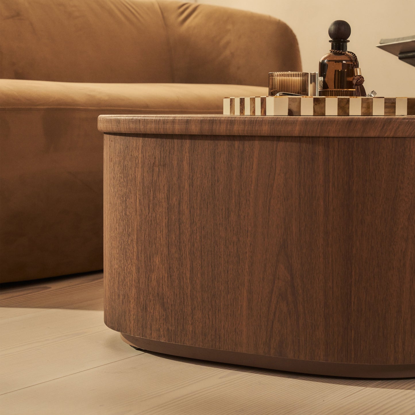 Arlo - Table basse extra large irrégulière en bois foncé