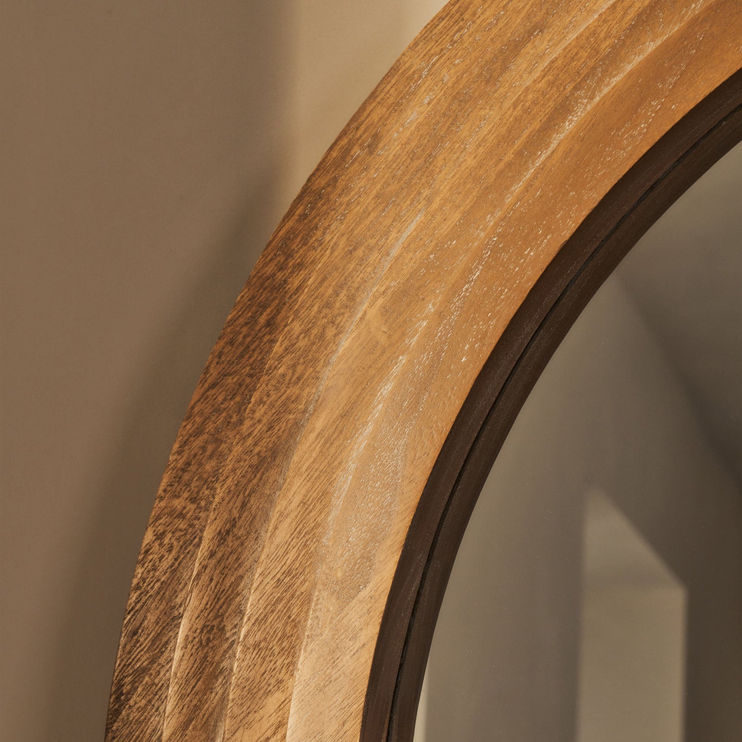 Luciana - Miroir d'Encadrement Arqué en Bois Lavé 120cm x 100cm