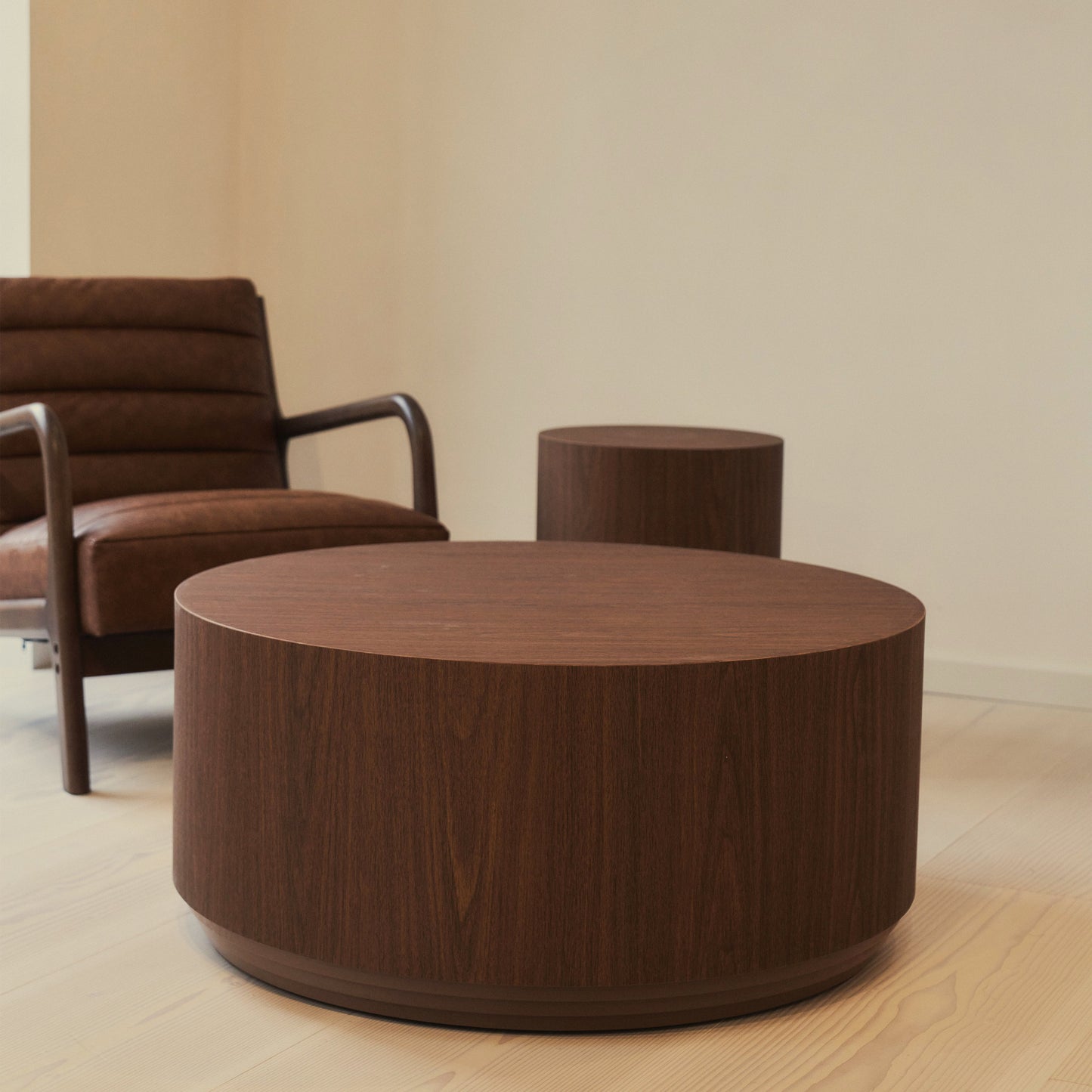Luciana - Table basse ronde en bois foncé