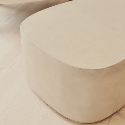 Arlo - Table basse extra large irrégulière en béton
